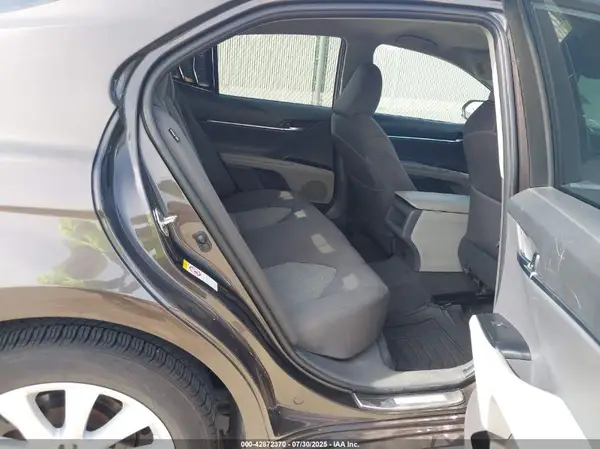 4T1B11HK2JU622428 2018 TOYOTA CAMRY - Image 8