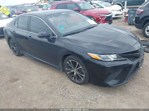 4T1B11HK2JU625586 2018 TOYOTA CAMRY