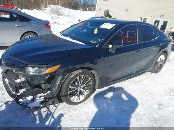 4T1B11HK2JU626480 2018 TOYOTA CAMRY - Image 2