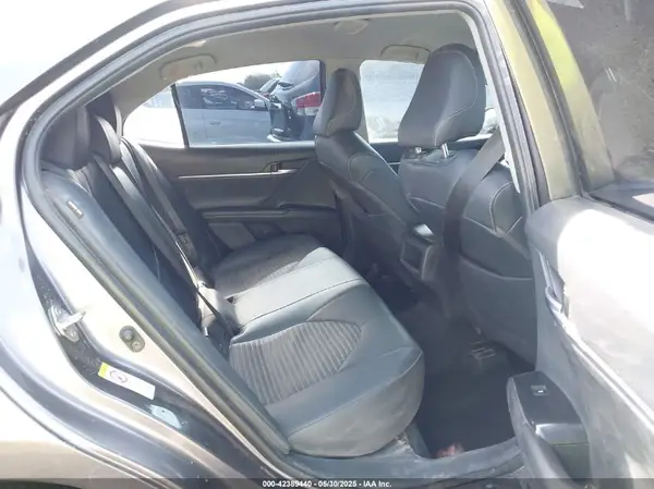 4T1B11HK2JU629279 2018 TOYOTA CAMRY - Image 8