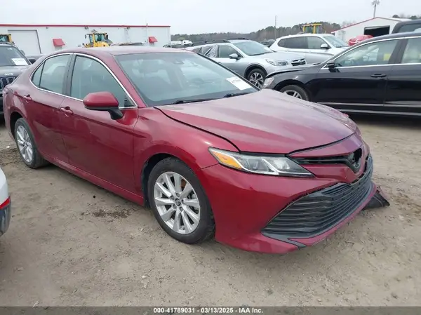 4T1B11HK2JU629654 2018 TOYOTA CAMRY - Image 1