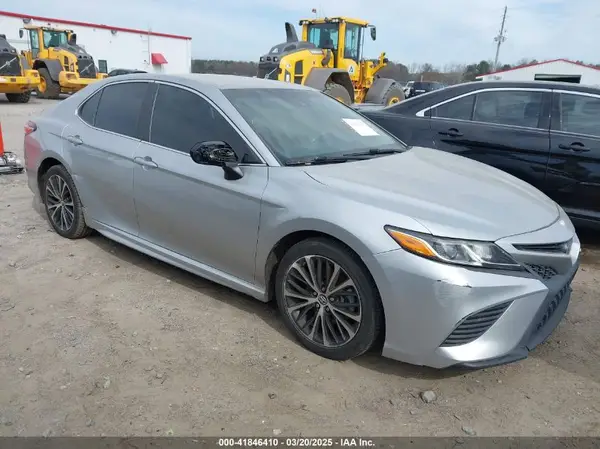 4T1B11HK2JU629749 2018 TOYOTA CAMRY - Image 1