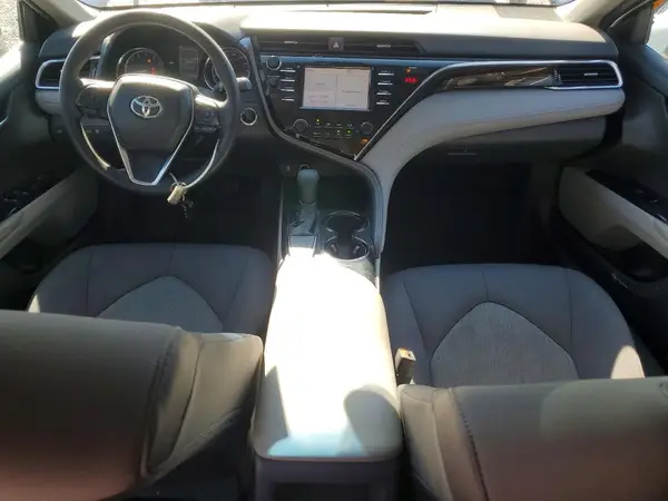 4T1B11HK2JU632702 2018 TOYOTA CAMRY - Image 8