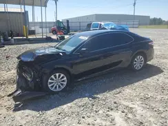 4T1B11HK2JU633977 2018 TOYOTA CAMRY