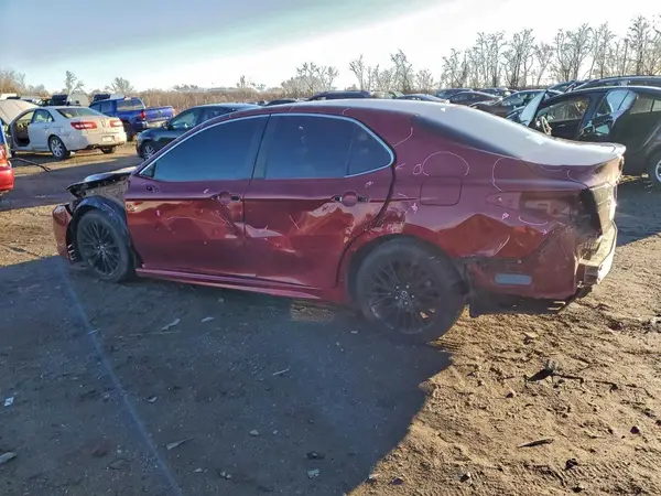 4T1B11HK2JU639729 2018 TOYOTA CAMRY - Image 2