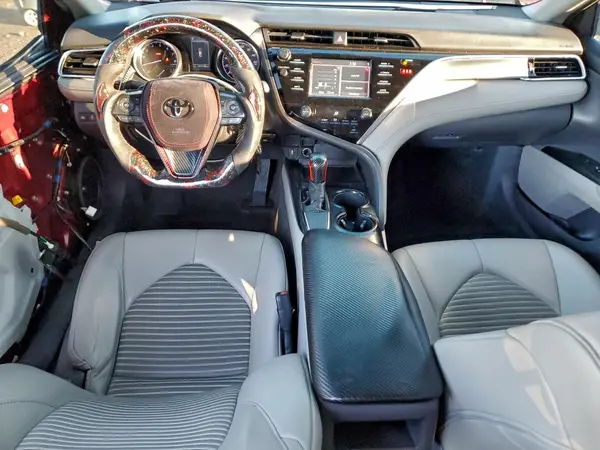 4T1B11HK2JU639729 2018 TOYOTA CAMRY - Image 8