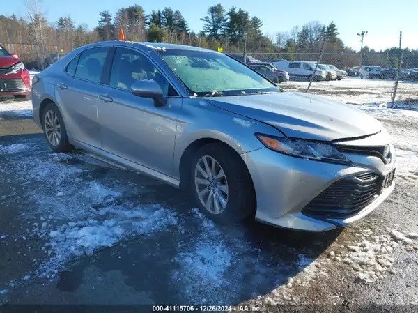 4T1B11HK2JU641965 2018 TOYOTA CAMRY - Image 1