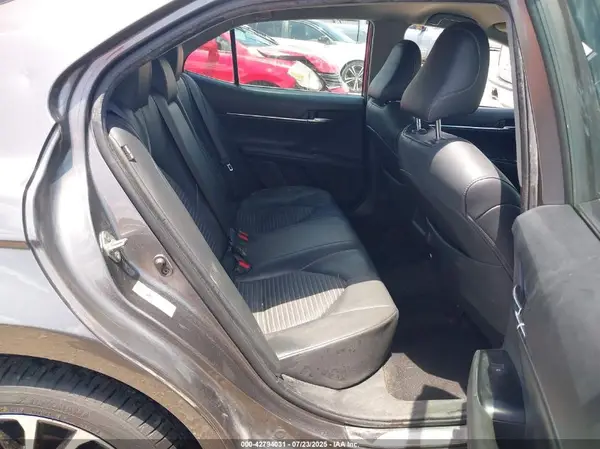 4T1B11HK2JU644400 2018 TOYOTA CAMRY - Image 8