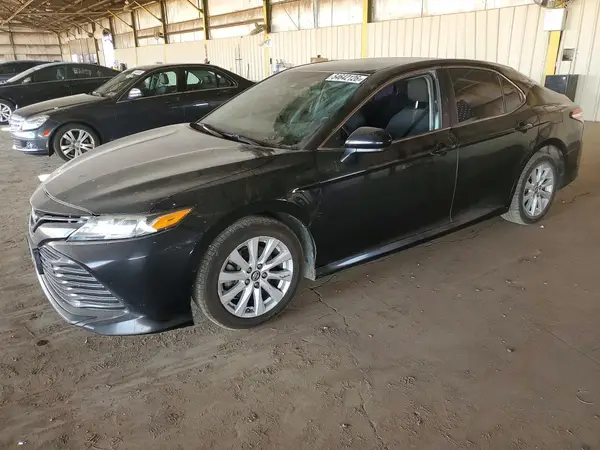 4T1B11HK2JU645224 2018 TOYOTA CAMRY - Image 1