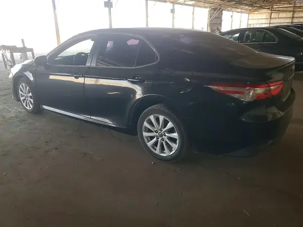 4T1B11HK2JU645224 2018 TOYOTA CAMRY - Image 2