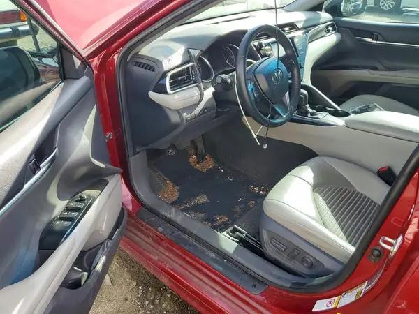 4T1B11HK2JU645336 2018 TOYOTA CAMRY - Image 8