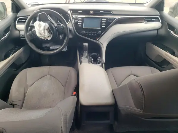 4T1B11HK2JU645725 2018 TOYOTA CAMRY - Image 8