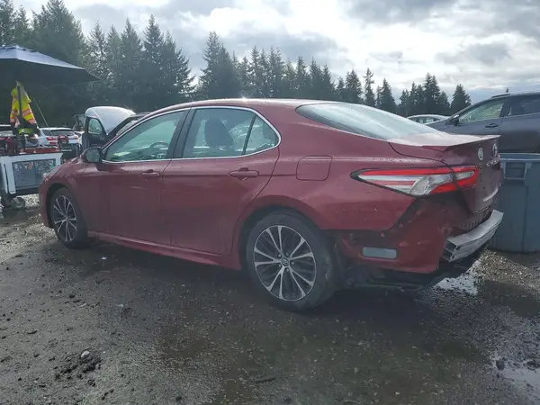 4T1B11HK2JU647331 2018 TOYOTA CAMRY - Image 2