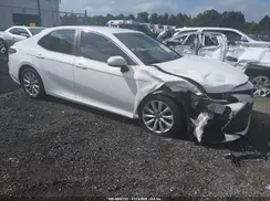 4T1B11HK2JU647877 2018 TOYOTA CAMRY