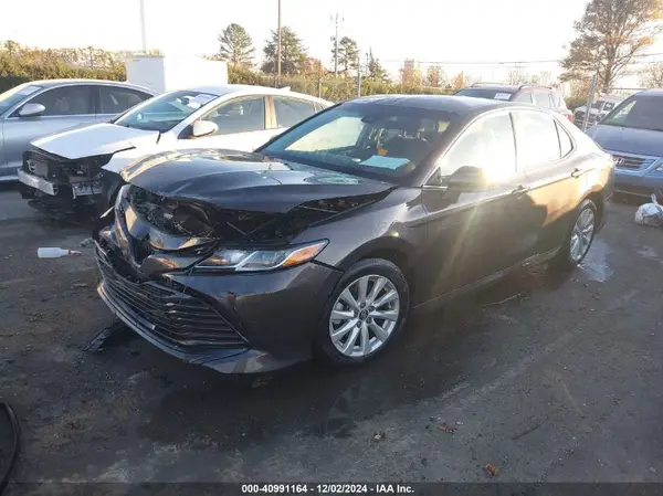 4T1B11HK2JU648513 2018 TOYOTA CAMRY - Image 2