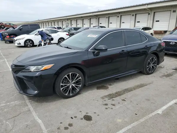 4T1B11HK2JU649483 2018 TOYOTA CAMRY - Image 1