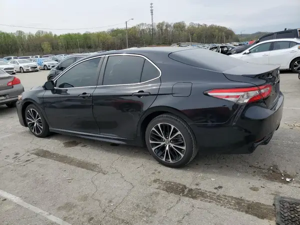 4T1B11HK2JU649483 2018 TOYOTA CAMRY - Image 2