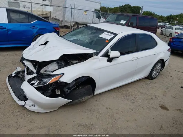 4T1B11HK2JU651847 2018 TOYOTA CAMRY - Image 2