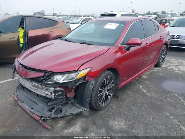 4T1B11HK2JU652092 2018 TOYOTA CAMRY - Image 2