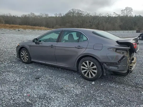 4T1B11HK2JU652397 2018 TOYOTA CAMRY - Image 2