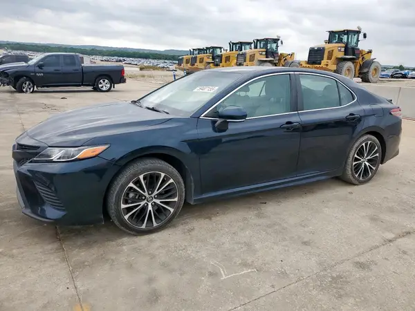 4T1B11HK2JU654148 2018 TOYOTA CAMRY - Image 1