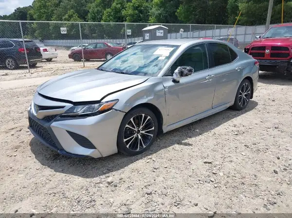4T1B11HK2JU654246 2018 TOYOTA CAMRY - Image 2