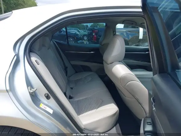 4T1B11HK2JU654246 2018 TOYOTA CAMRY - Image 8