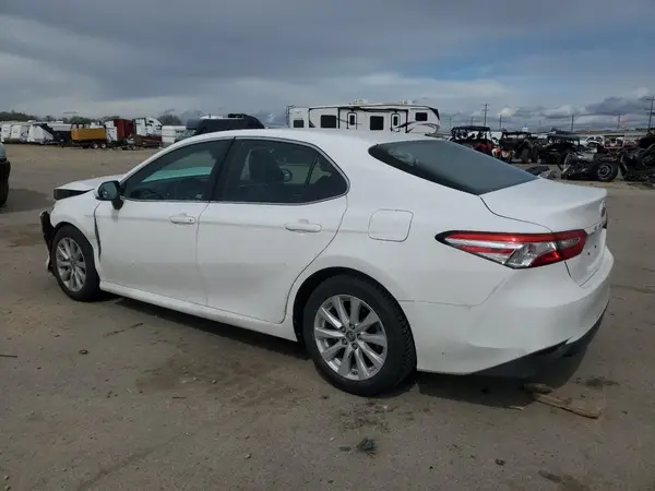 4T1B11HK2JU654764 2018 TOYOTA CAMRY - Image 2
