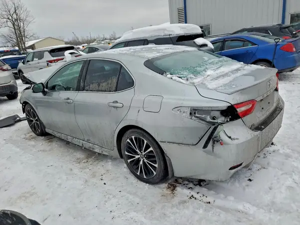 4T1B11HK2JU656398 2018 TOYOTA CAMRY - Image 2