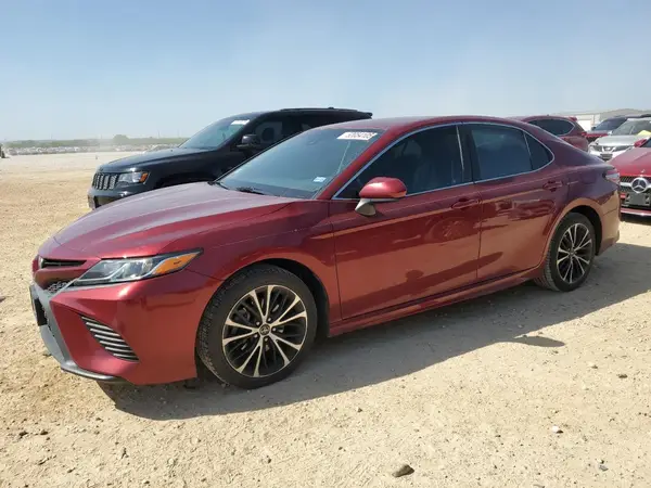 4T1B11HK2JU656952 2018 TOYOTA CAMRY - Image 1