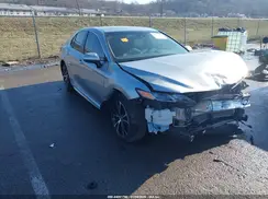 4T1B11HK2JU657924 2018 TOYOTA CAMRY