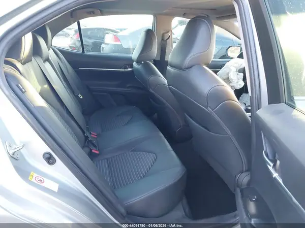 4T1B11HK2JU657924 2018 TOYOTA CAMRY - Image 8
