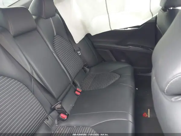 4T1B11HK2JU658149 2018 TOYOTA CAMRY - Image 8