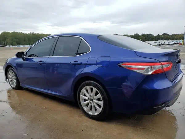 4T1B11HK2JU662315 2018 TOYOTA CAMRY - Image 2