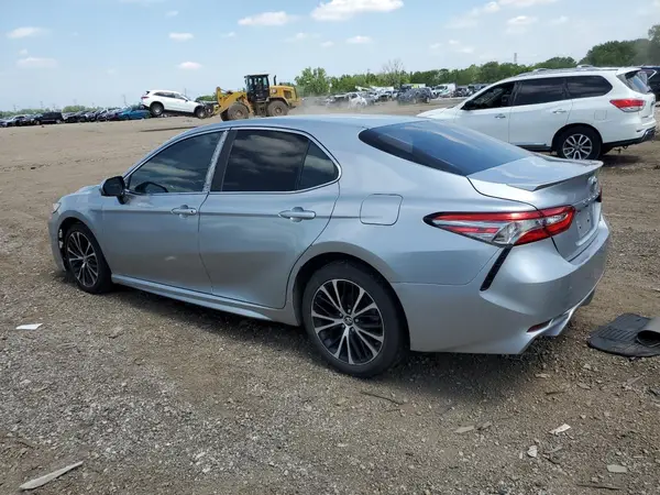 4T1B11HK2JU663917 2018 TOYOTA CAMRY - Image 2