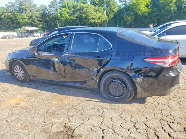 4T1B11HK2JU668552 2018 TOYOTA CAMRY - Image 2