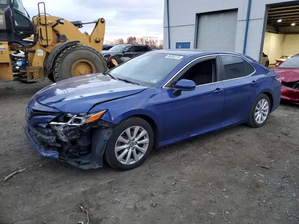 4T1B11HK2JU669443 2018 TOYOTA CAMRY - Image 1