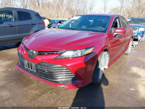 4T1B11HK2JU671547 2018 TOYOTA CAMRY - Image 2