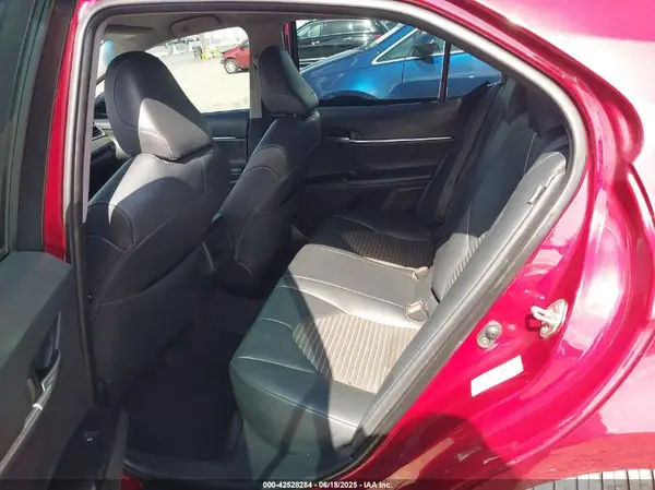 4T1B11HK2JU672813 2018 TOYOTA CAMRY - Image 8
