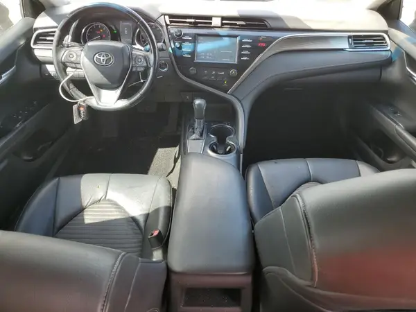 4T1B11HK2JU677705 2018 TOYOTA CAMRY - Image 8