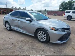 4T1B11HK2JU677865 2018 TOYOTA CAMRY