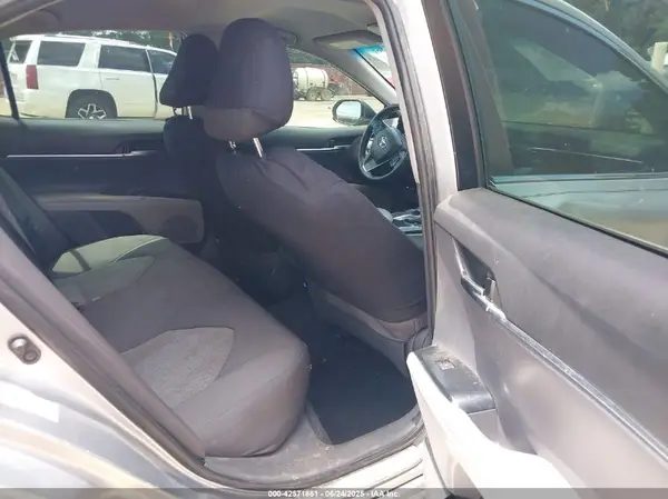 4T1B11HK2JU677865 2018 TOYOTA CAMRY - Image 8