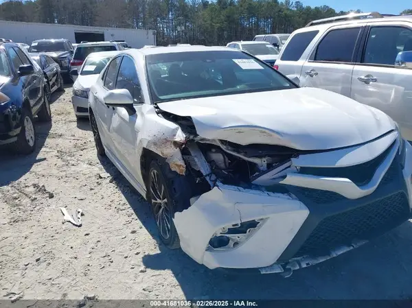 4T1B11HK2JU678336 2018 TOYOTA CAMRY - Image 1