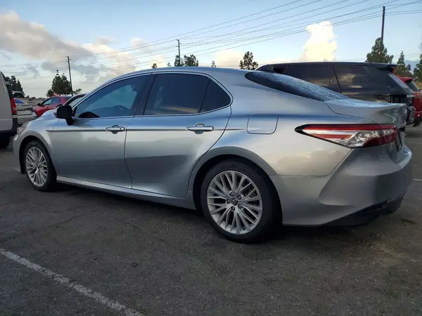 4T1B11HK2KU162303 2019 TOYOTA CAMRY - Image 2