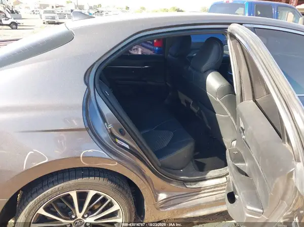 4T1B11HK2KU163788 2019 TOYOTA CAMRY - Image 8