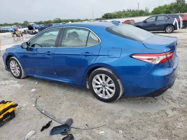 4T1B11HK2KU163807 2019 TOYOTA CAMRY - Image 2
