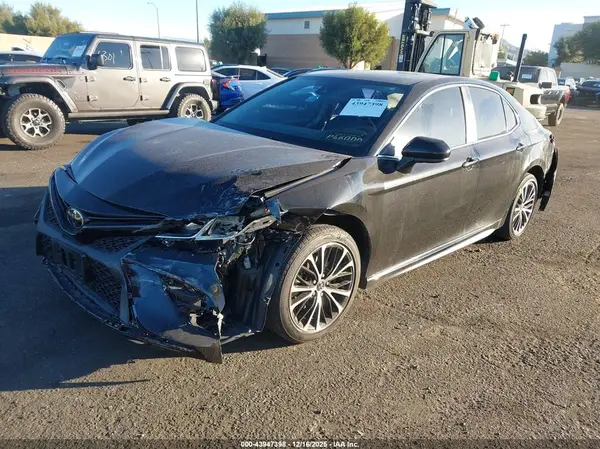 4T1B11HK2KU165587 2019 TOYOTA CAMRY - Image 2