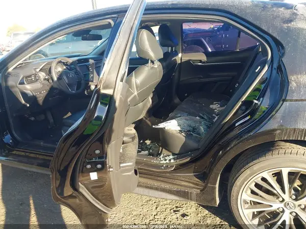 4T1B11HK2KU165587 2019 TOYOTA CAMRY - Image 8