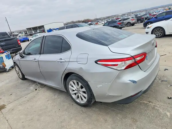 4T1B11HK2KU166528 2019 TOYOTA CAMRY - Image 2