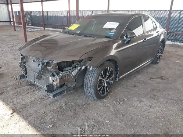 4T1B11HK2KU166805 2019 TOYOTA CAMRY - Image 2
